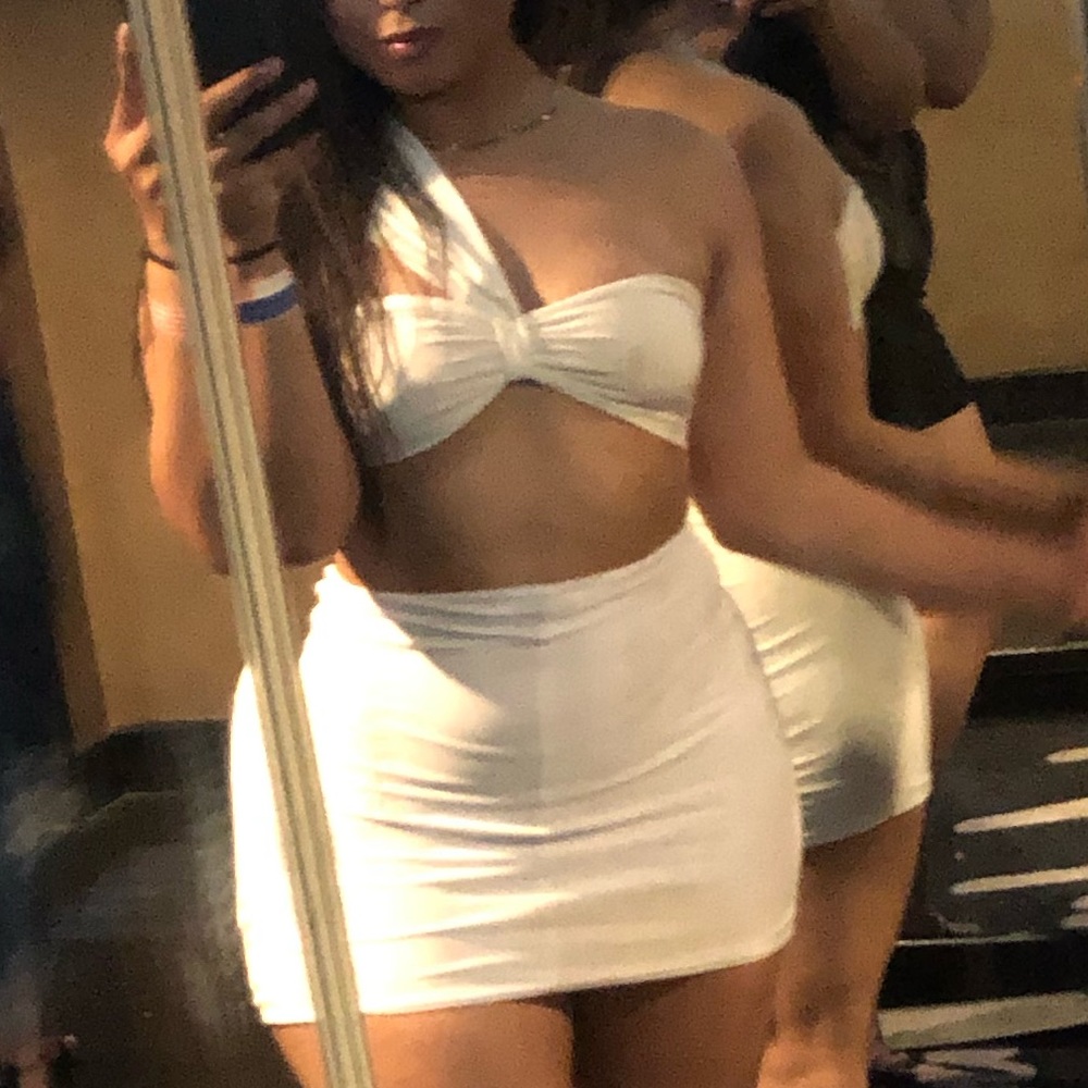 White 2 piece skirt - Picture 4 of 4